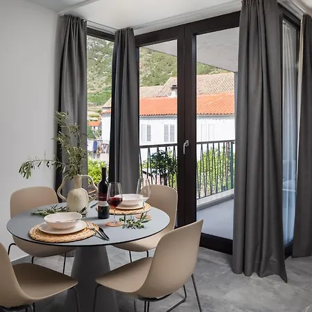 Residence The One - New Komiza Exterior photo