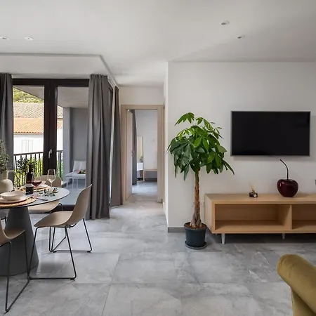 Residence The One - New Komiza Exterior photo